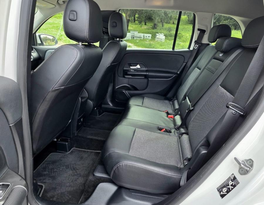 MERCEDES-BENZ GLB180D